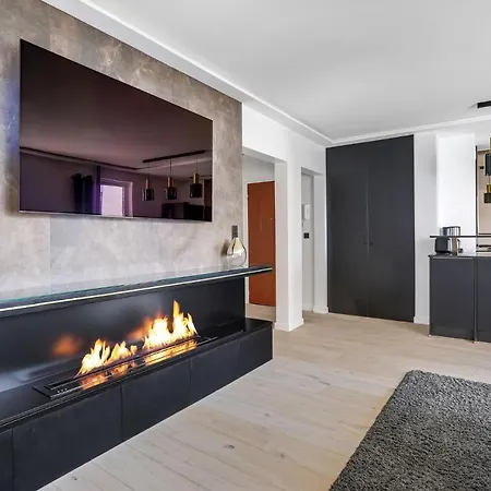Luxury Near Eiffel Tower Paris
