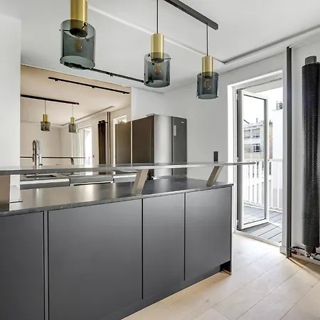 Luxury Near Eiffel Tower Apartment *
