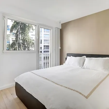 Luxury Near Eiffel Tower